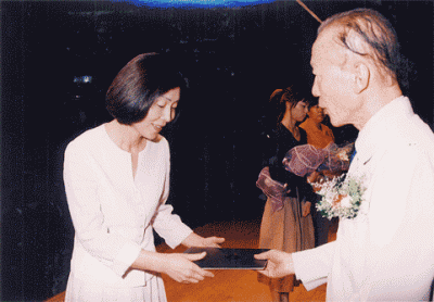 제2회 최우수상 시상장면 문인화부문